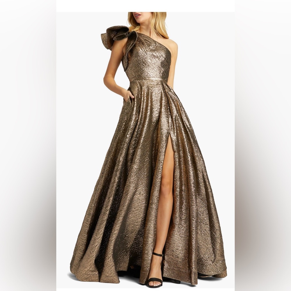 Mac Duggal Crinkle Metallic Ruffle One Shoulder Gown Dress